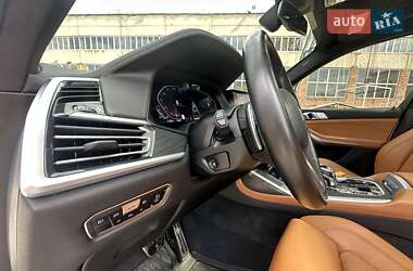 Позашляховик / Кросовер BMW X7 2022 в 