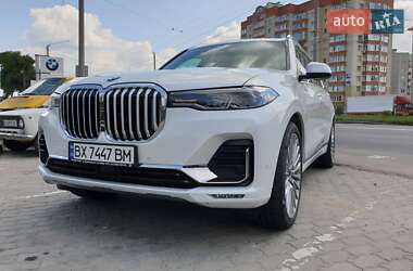 Позашляховик / Кросовер BMW X7 2021 в 