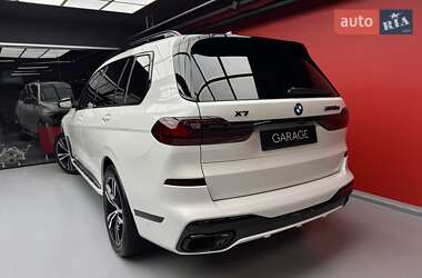 Позашляховик / Кросовер BMW X7 2020 в 