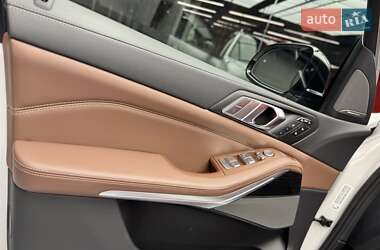 Позашляховик / Кросовер BMW X7 2020 в 
