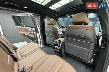 Позашляховик / Кросовер BMW X7 2020 в 