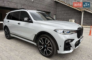 Позашляховик / Кросовер BMW X7 2022 в 