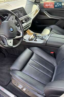 Внедорожник / Кроссовер BMW X7 2020 в 