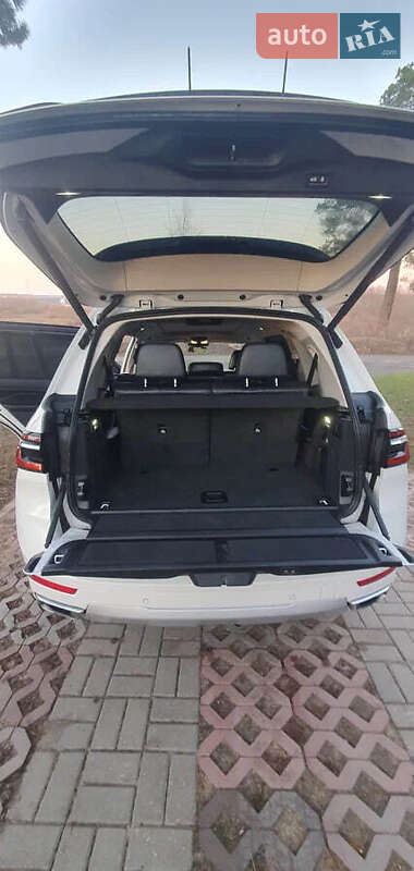 Позашляховик / Кросовер BMW X7 2023 в Києві