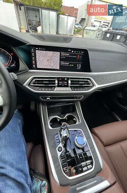 Позашляховик / Кросовер BMW X7 2022 в 