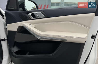 Позашляховик / Кросовер BMW X7 2020 в 