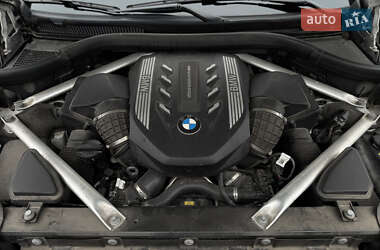 Позашляховик / Кросовер BMW X7 2020 в 
