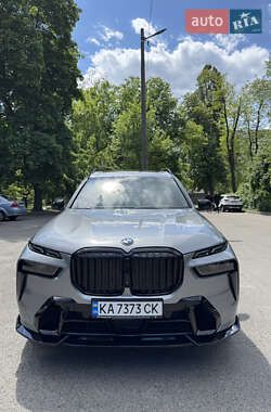 Позашляховик / Кросовер BMW X7 2023 в 