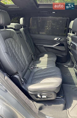 Позашляховик / Кросовер BMW X7 2023 в 