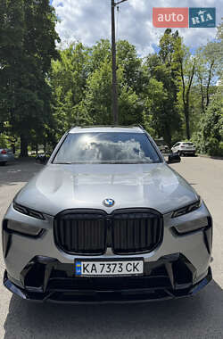 Позашляховик / Кросовер BMW X7 2023 в 