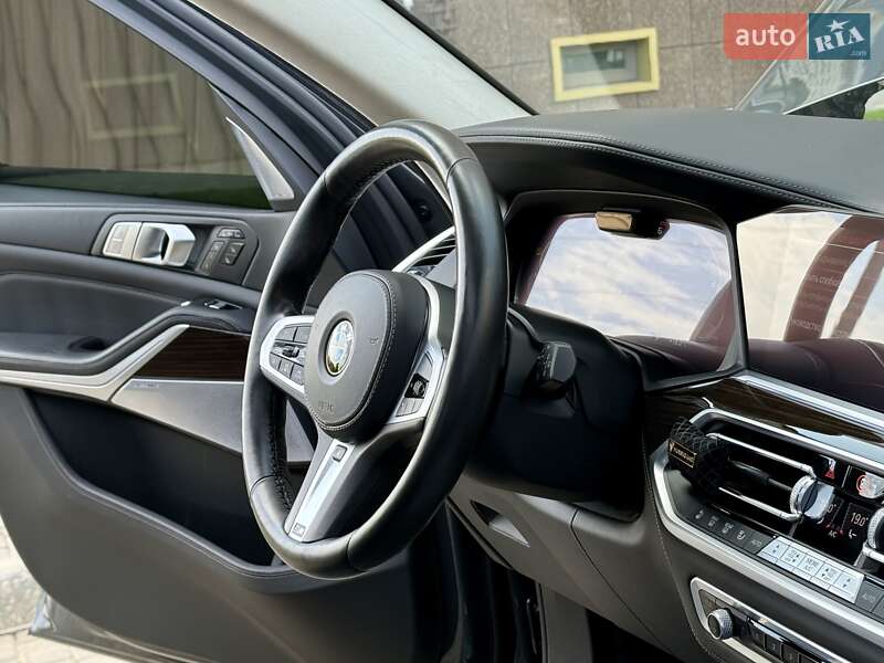 Внедорожник / Кроссовер BMW X7 2021 в Одессе