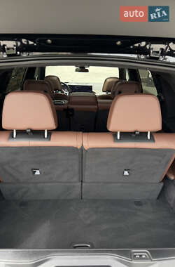 Позашляховик / Кросовер BMW X7 2022 в 