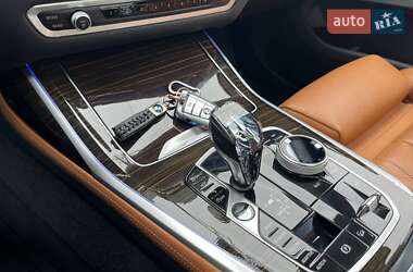 Внедорожник / Кроссовер BMW X7 2020 в 