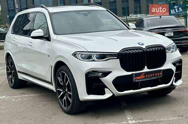 Позашляховик / Кросовер BMW X7 2022 в 