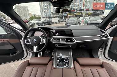 Позашляховик / Кросовер BMW X7 2022 в 