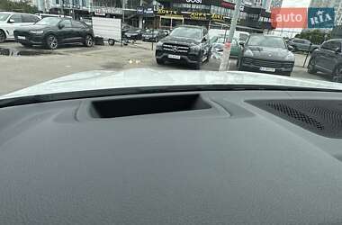 Позашляховик / Кросовер BMW X7 2022 в 