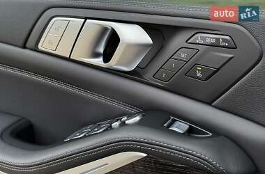 Позашляховик / Кросовер BMW X7 2020 в 