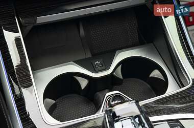 Позашляховик / Кросовер BMW X7 2020 в 