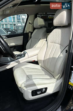 Внедорожник / Кроссовер BMW X7 2020 в 