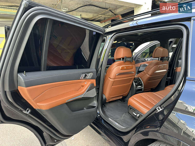 Внедорожник / Кроссовер BMW X7 2024 в Киеве