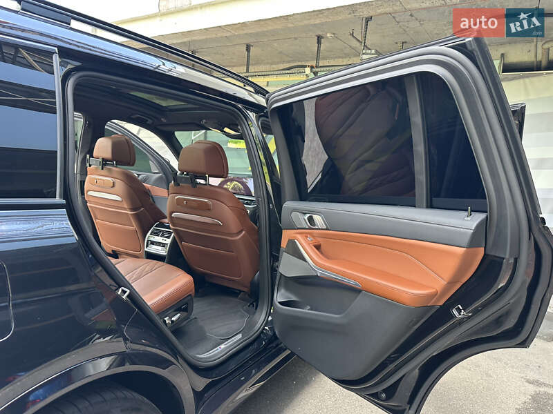 Внедорожник / Кроссовер BMW X7 2024 в Киеве