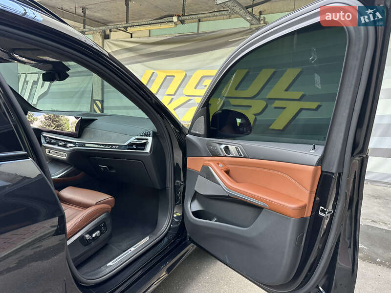 Внедорожник / Кроссовер BMW X7 2024 в Киеве