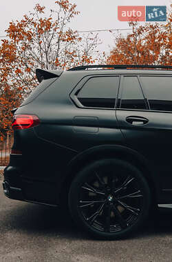 Внедорожник / Кроссовер BMW X7 2021 в 