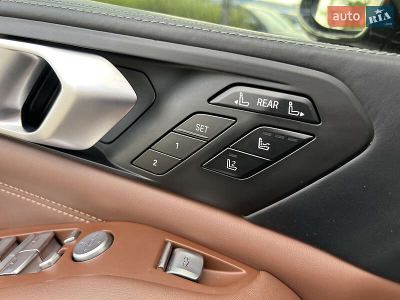 Позашляховик / Кросовер BMW X7 2021 в Києві