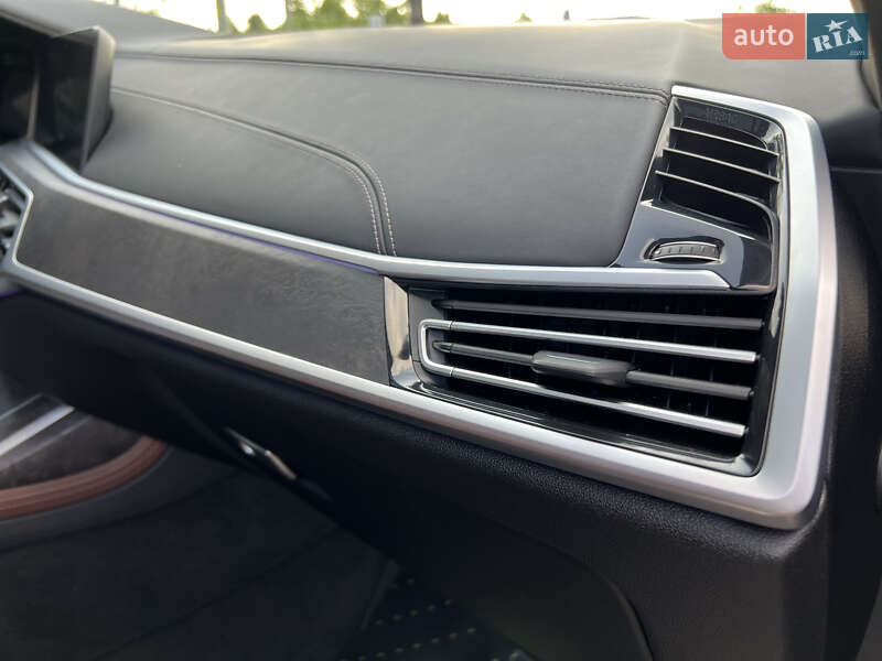 Позашляховик / Кросовер BMW X7 2021 в Києві