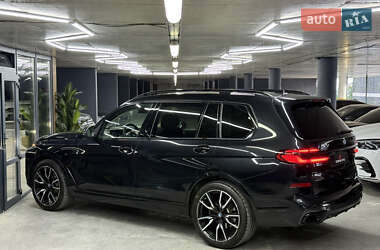 Внедорожник / Кроссовер BMW X7 2023 в 