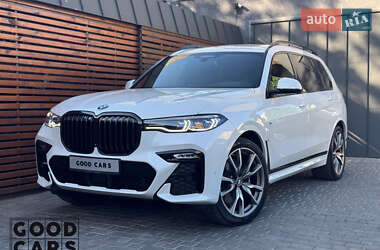 Позашляховик / Кросовер BMW X7 2022 в 