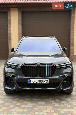 Внедорожник / Кроссовер BMW X7 2021 в 