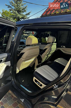Внедорожник / Кроссовер BMW X7 2019 в 