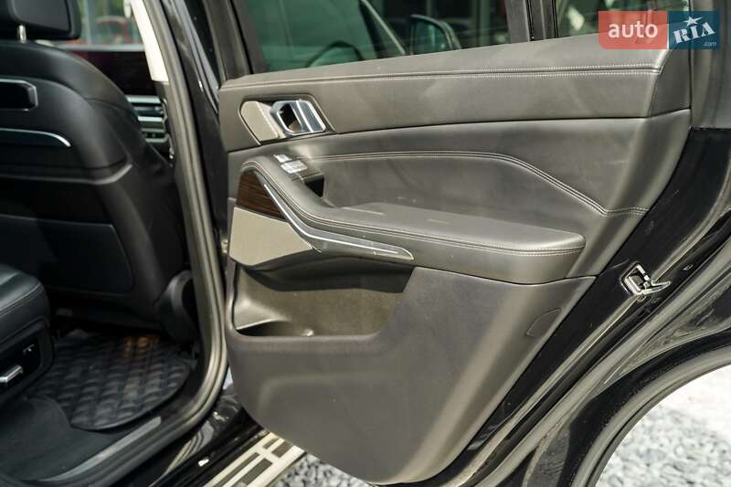 Позашляховик / Кросовер BMW X7 2022 в Чернівцях