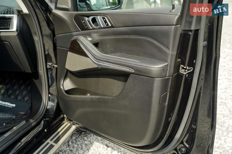 Позашляховик / Кросовер BMW X7 2022 в Чернівцях