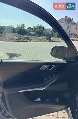 Позашляховик / Кросовер BMW X7 2020 в 