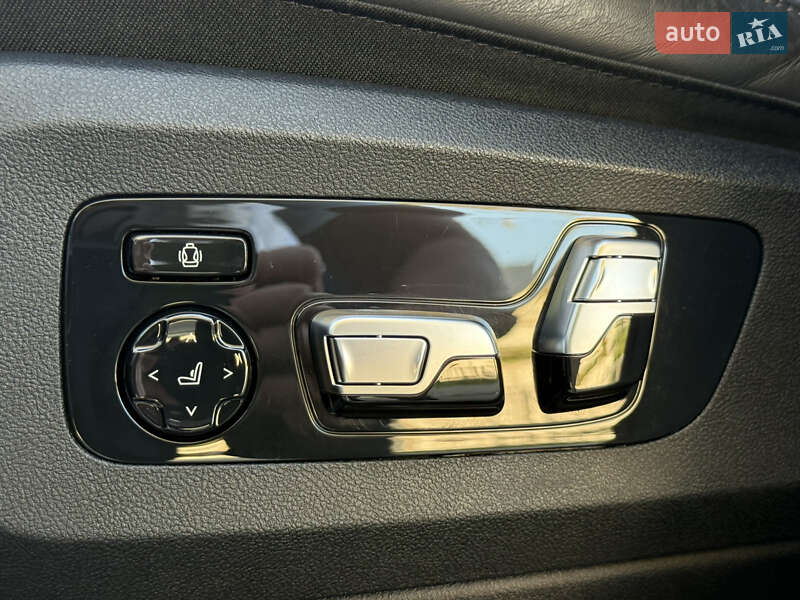 Внедорожник / Кроссовер BMW X7 2021 в Киеве