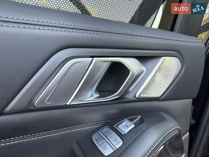 Внедорожник / Кроссовер BMW X7 2021 в Киеве