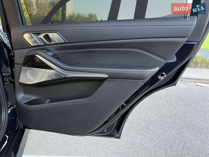 Внедорожник / Кроссовер BMW X7 2021 в Киеве