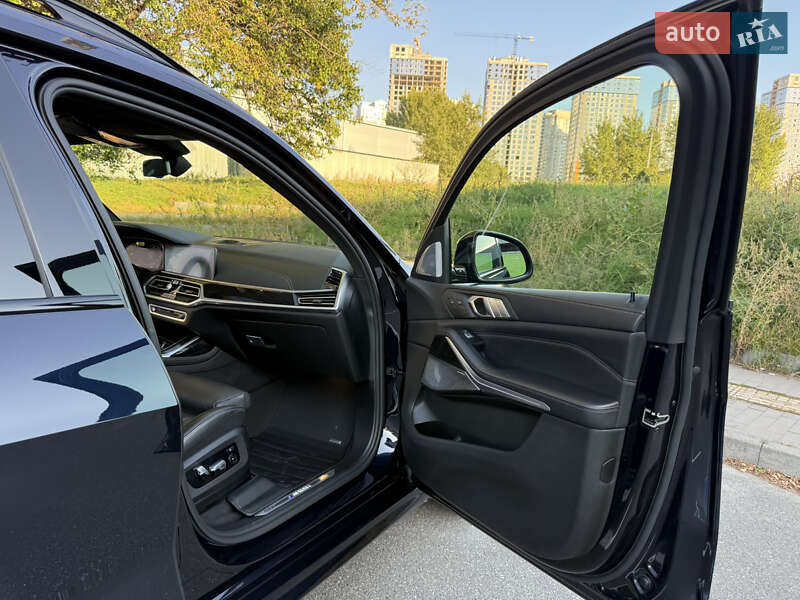 Внедорожник / Кроссовер BMW X7 2021 в Киеве