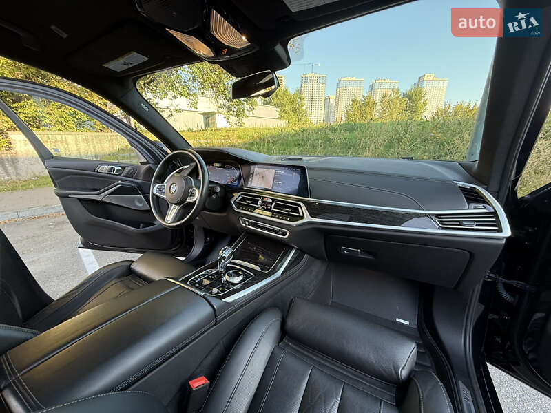 Внедорожник / Кроссовер BMW X7 2021 в Киеве