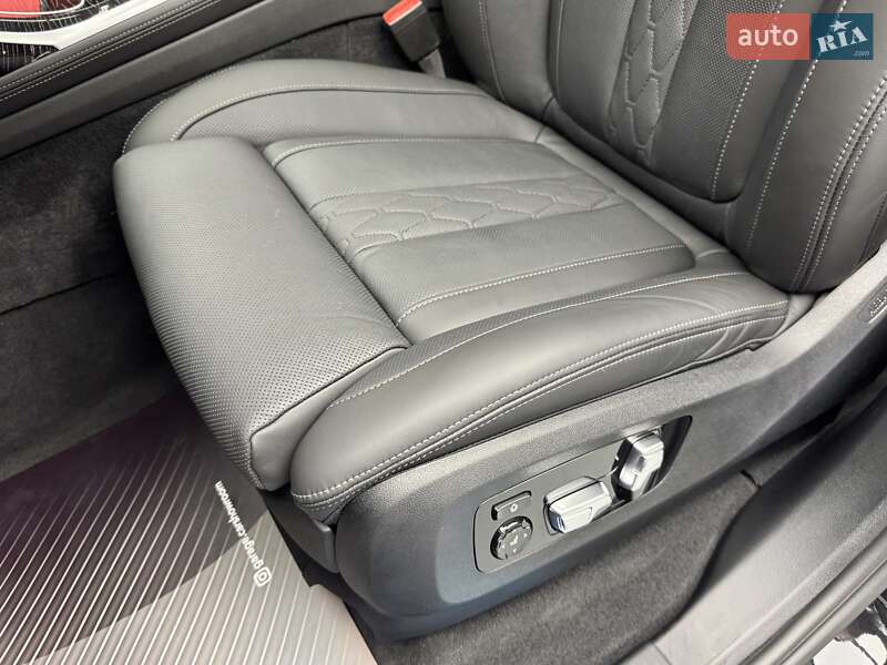 Позашляховик / Кросовер BMW X7 2021 в Києві