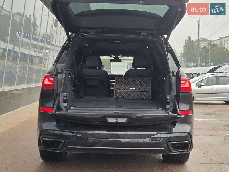 Внедорожник / Кроссовер BMW X7 2022 в Киеве