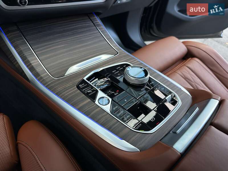 Внедорожник / Кроссовер BMW X7 2022 в Киеве