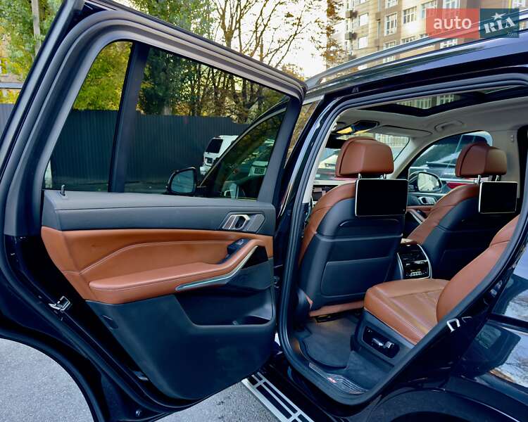 Внедорожник / Кроссовер BMW X7 2020 в Киеве
