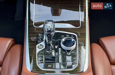 Внедорожник / Кроссовер BMW X7 2020 в 