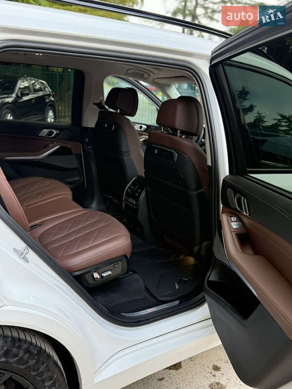 Внедорожник / Кроссовер BMW X7 2023 в Львове