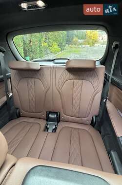 Внедорожник / Кроссовер BMW X7 2021 в 