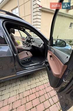 Внедорожник / Кроссовер BMW X7 2021 в 