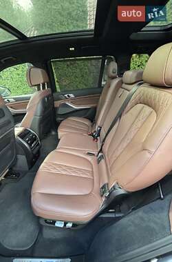 Внедорожник / Кроссовер BMW X7 2021 в 